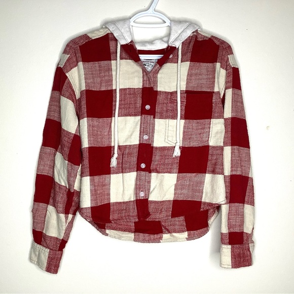< American Eagle Red Plaid Cropped Hooded Top > - Picture 2 of 5